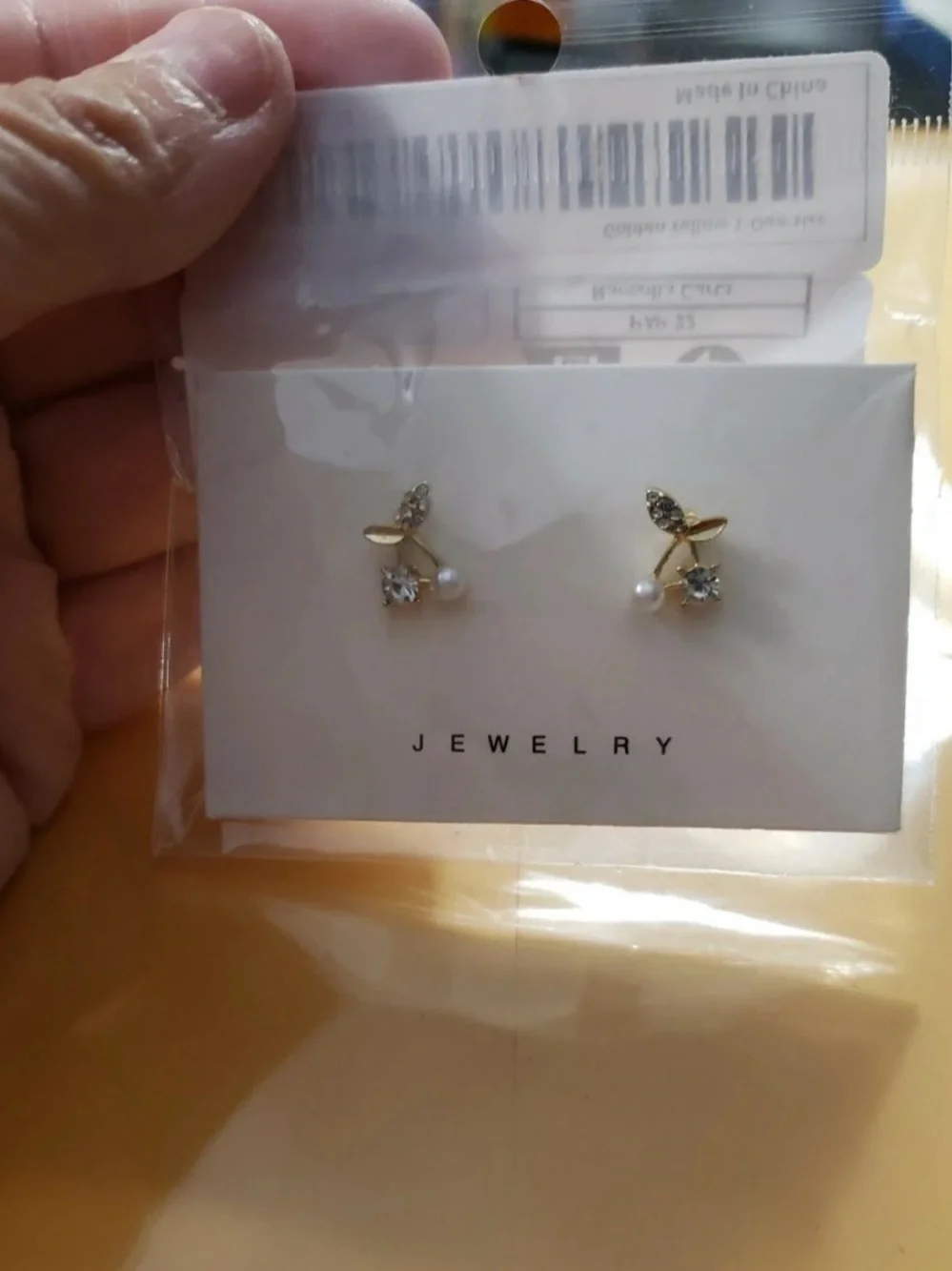 Beginning Boutique Gold Leaf Pearl & Crystal Stud Earrings - Picture 2 of 2